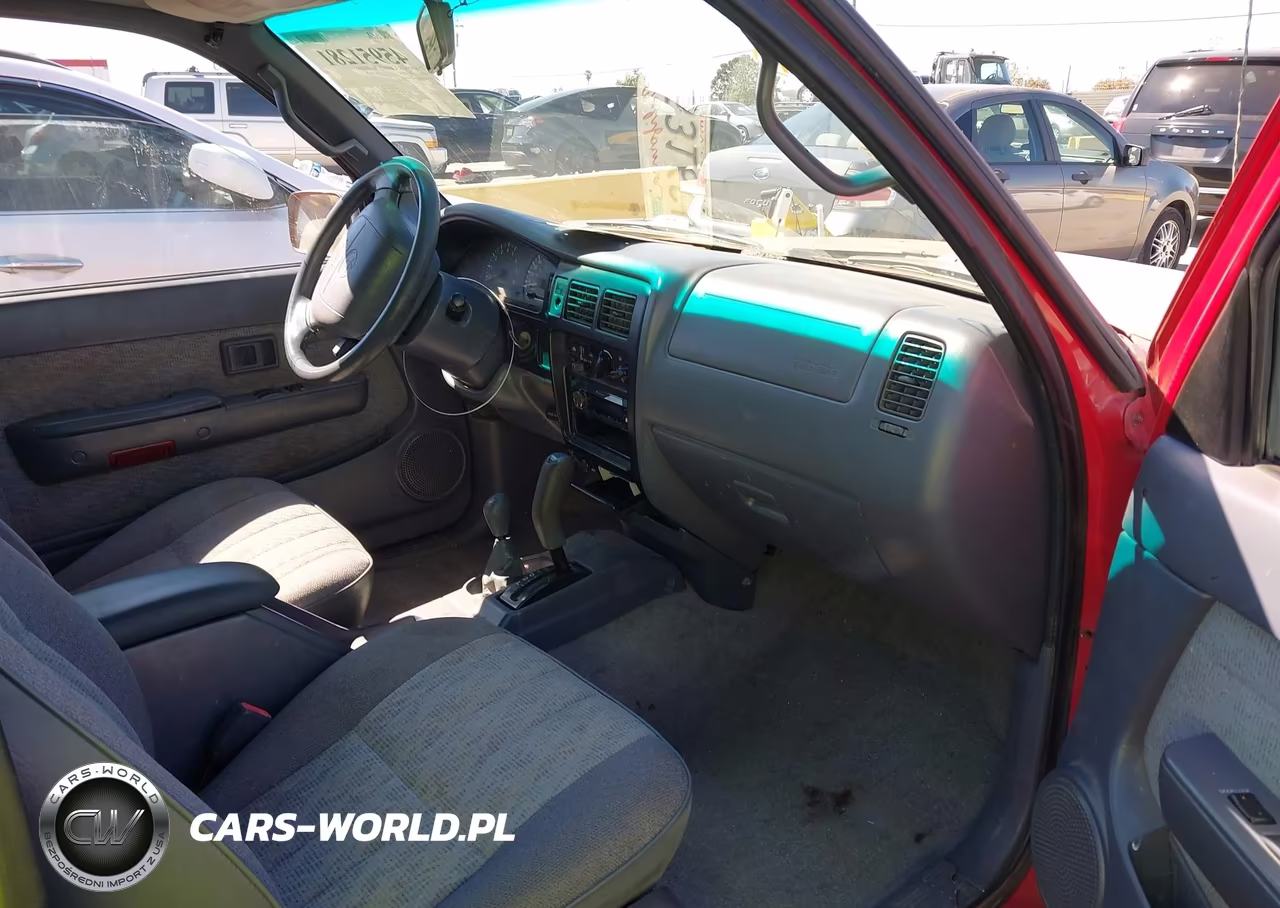 1999 Toyota Tacoma VIN:4TAWN72N8XZ569547 - 5