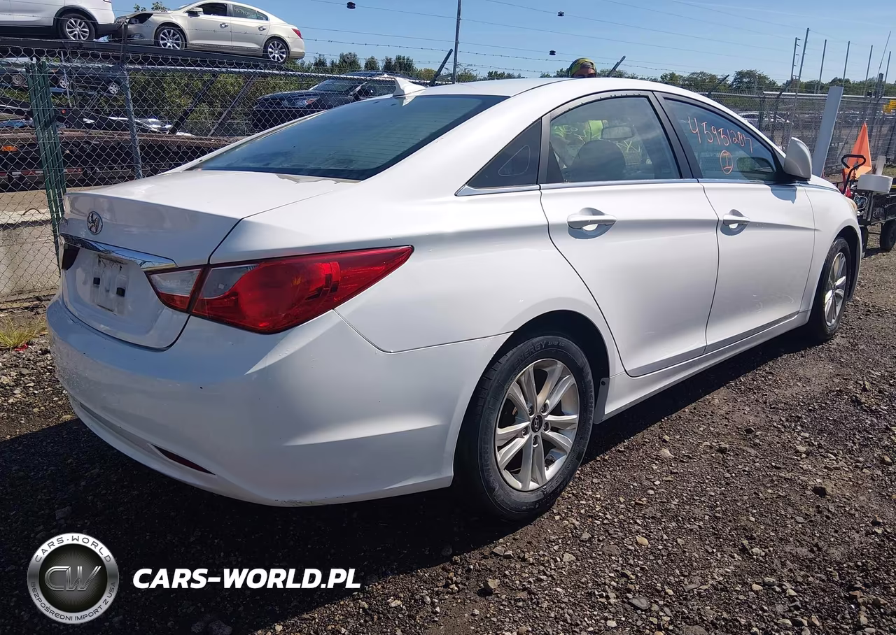 2013 Hyundai Sonata Gls VIN:5NPEB4AC3DH663104 - 4