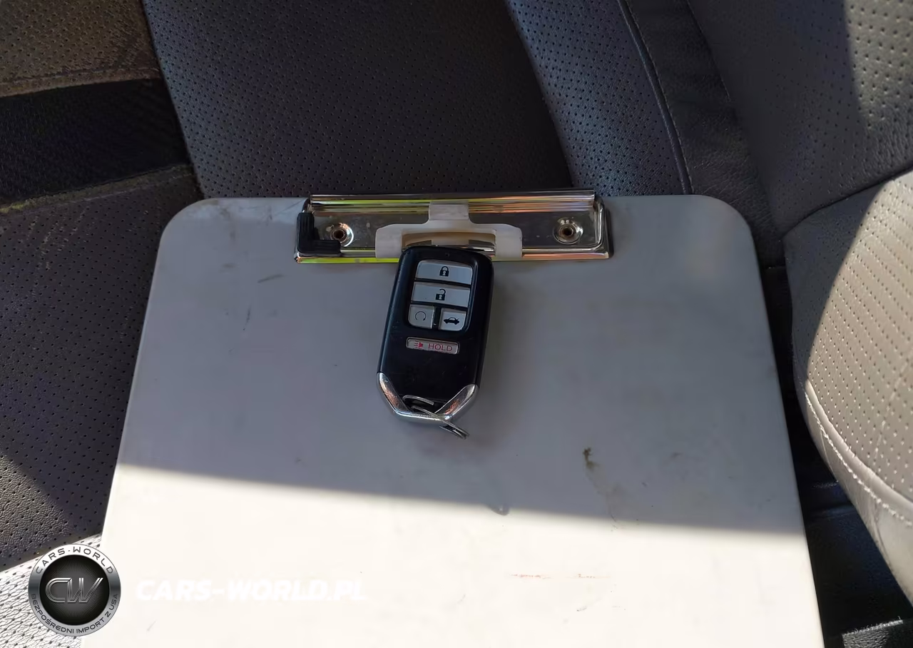 2018 Honda Civic Touring VIN:JHMFC1F95JX008034 - 11