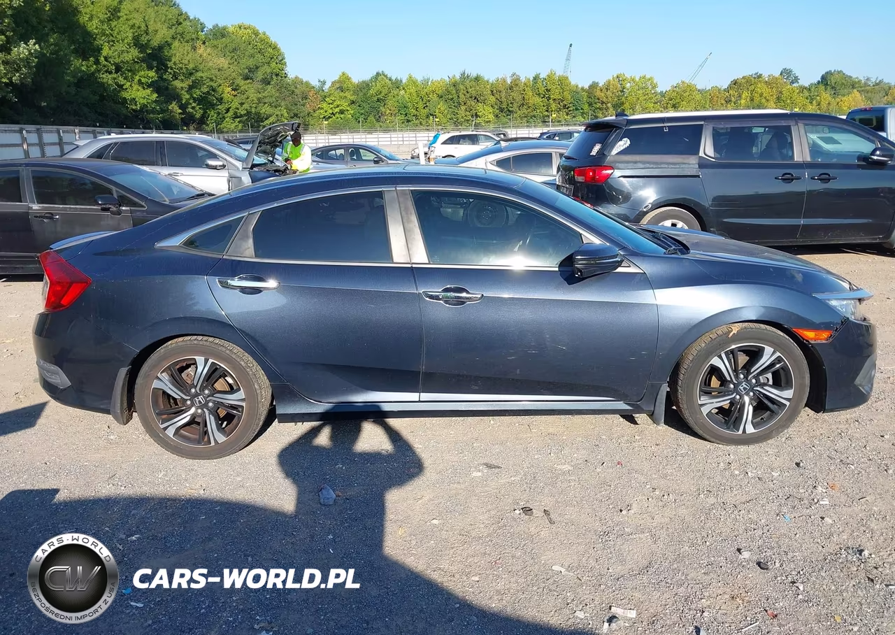 2018 Honda Civic Touring VIN:JHMFC1F95JX008034 - 13