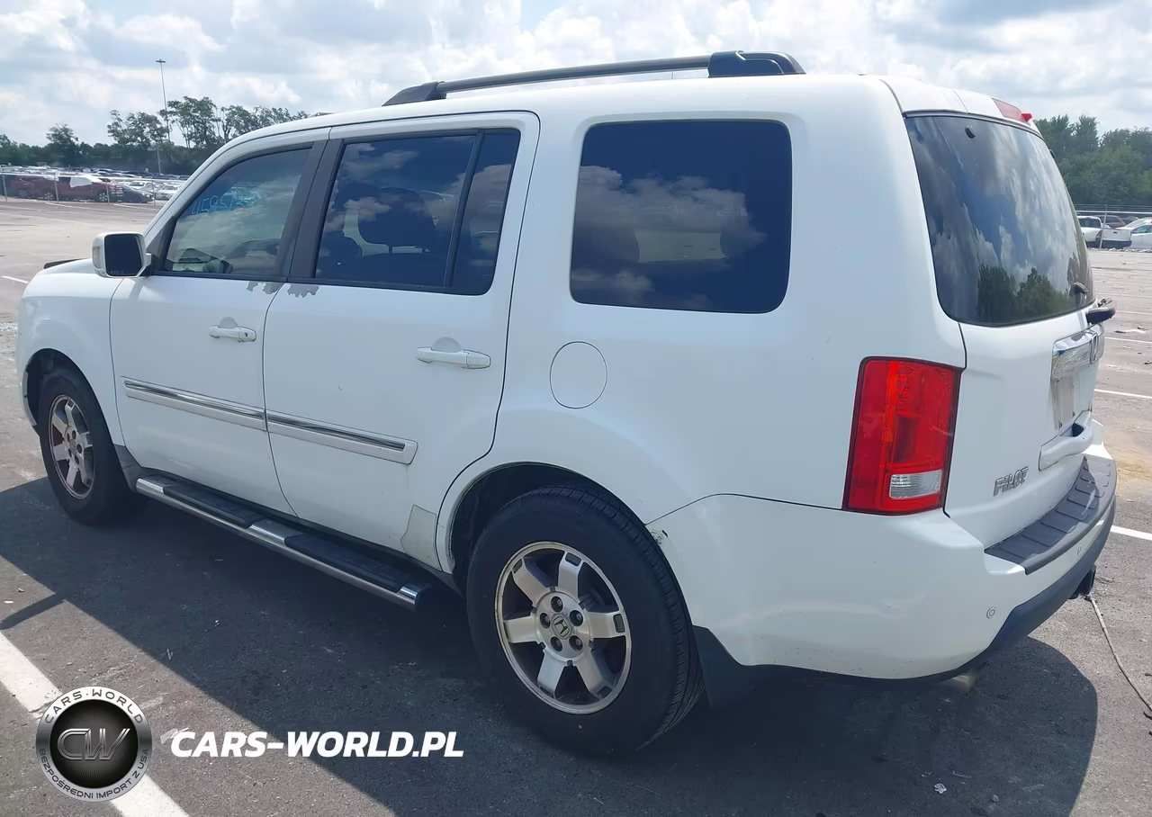 2010 Honda Pilot Touring VIN:5FNYF4H90AB004788 - 3