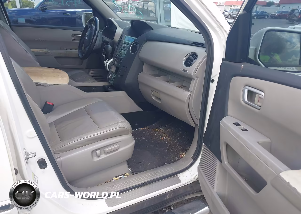 2010 Honda Pilot Touring VIN:5FNYF4H90AB004788 - 5