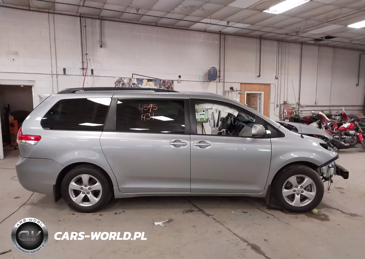 2011 Toyota Sienna Le V6 VIN:5TDKK3DC8BS160944 - 14