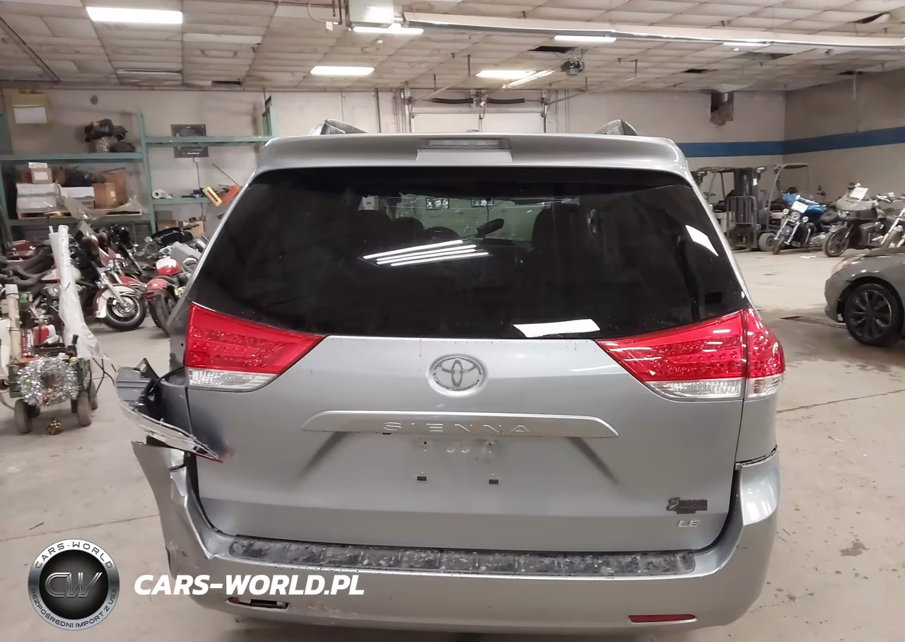 2011 Toyota Sienna Le V6 VIN:5TDKK3DC8BS160944 - 17