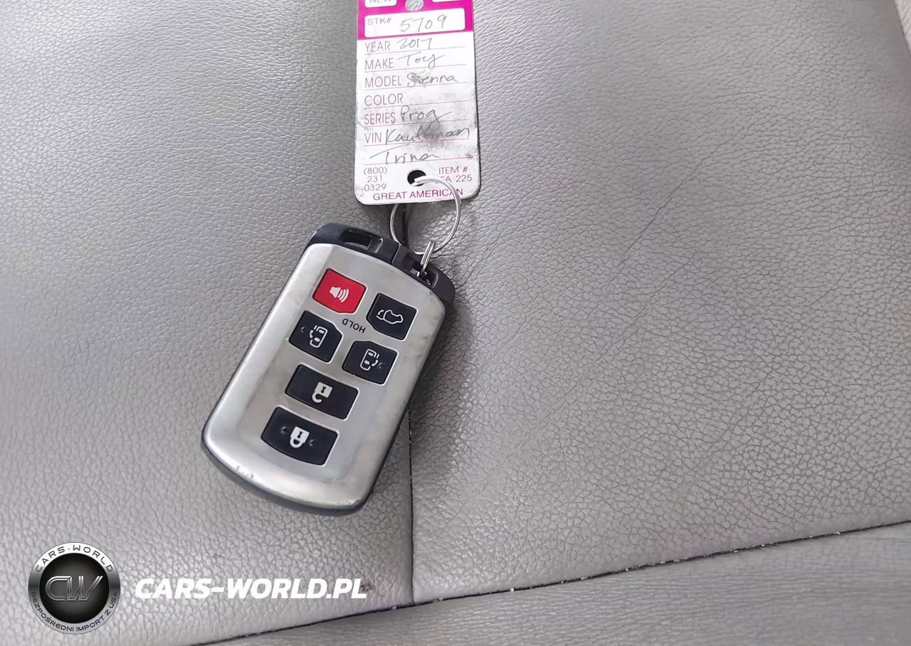 2017 Toyota Sienna Xle 7 Passenger VIN:5TDDZ3DC0HS154732 - 11
