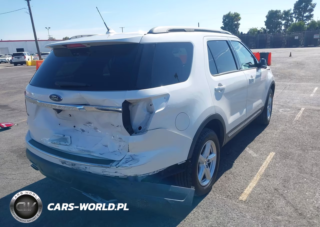 2018 Ford Explorer Xlt VIN:1FM5K7D87JGC72557 - 4