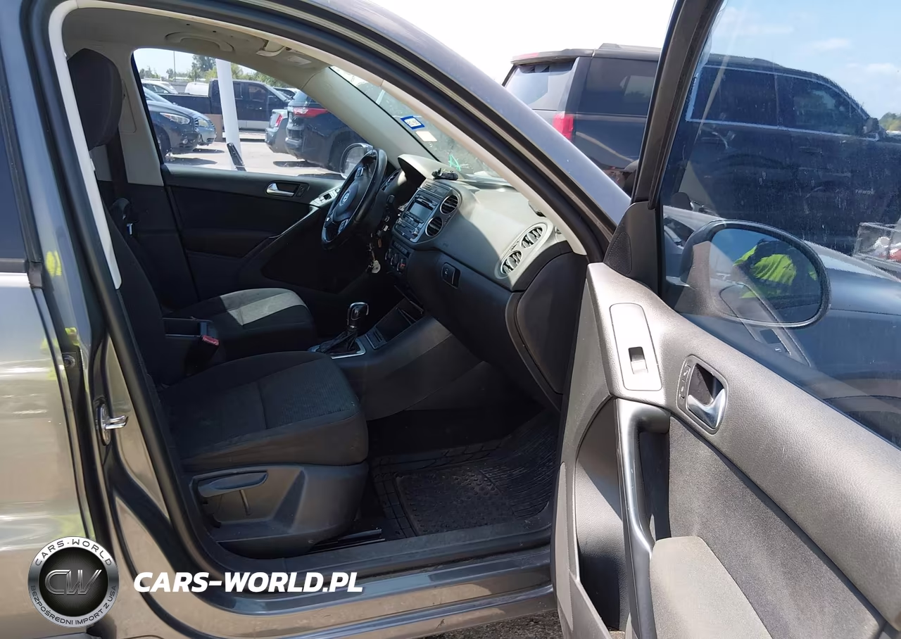 2013 Volkswagen Tiguan S VIN:WVGAV3AX5DW592075 - 5