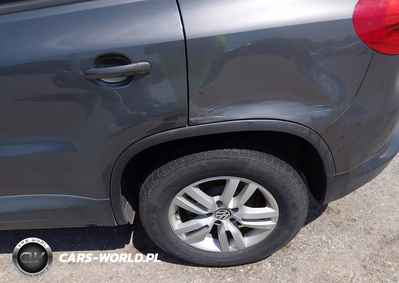 2013 Volkswagen Tiguan S VIN:WVGAV3AX5DW592075 - 6