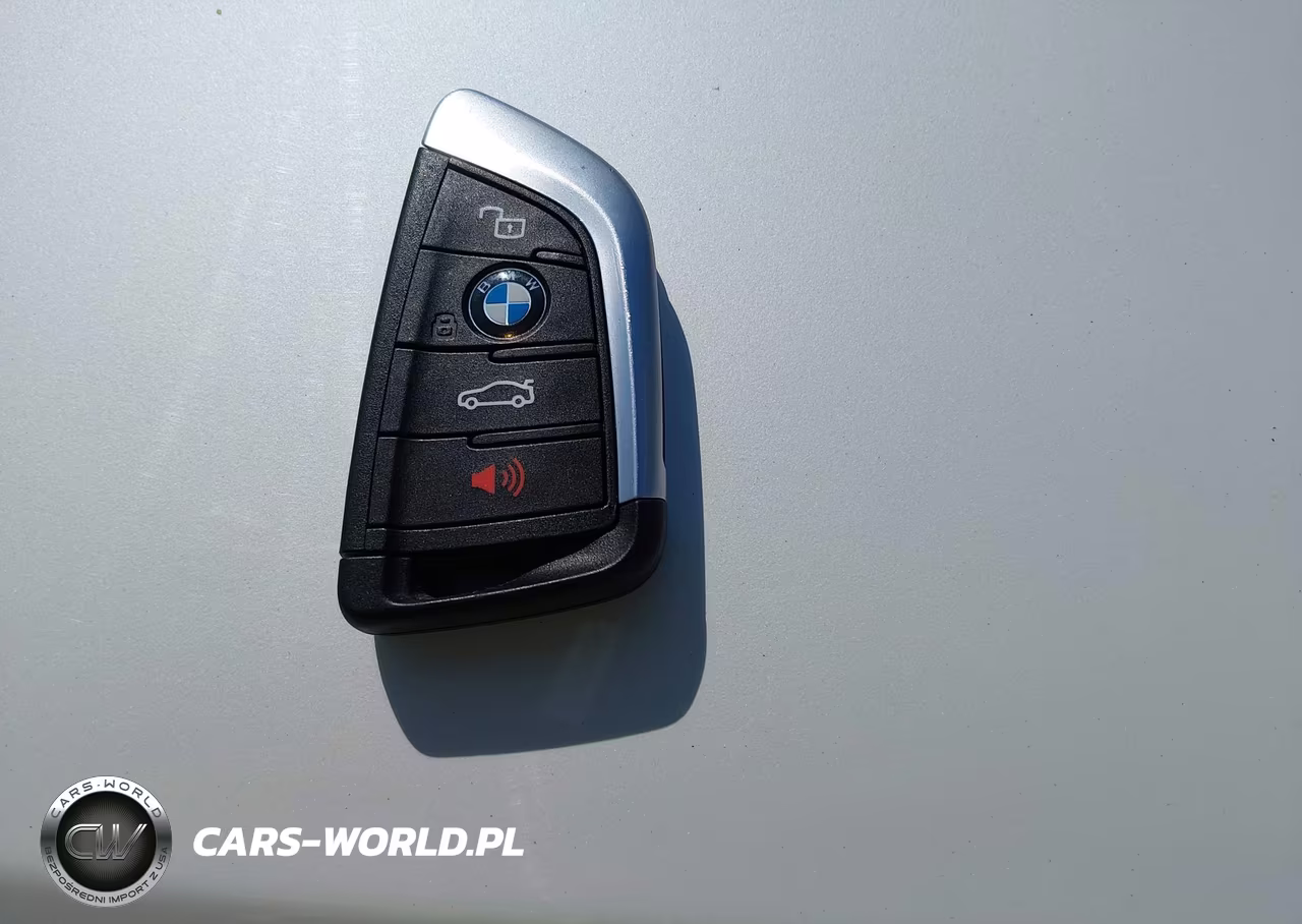 2023 BMW 330I VIN:3MW69FF04P8D75140 - 11