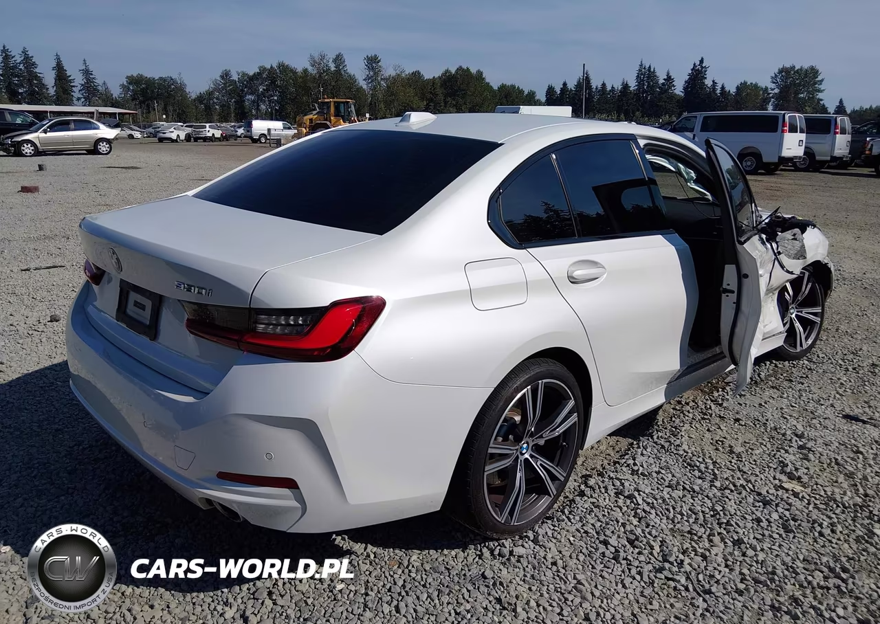 2023 BMW 330I VIN:3MW69FF04P8D75140 - 4