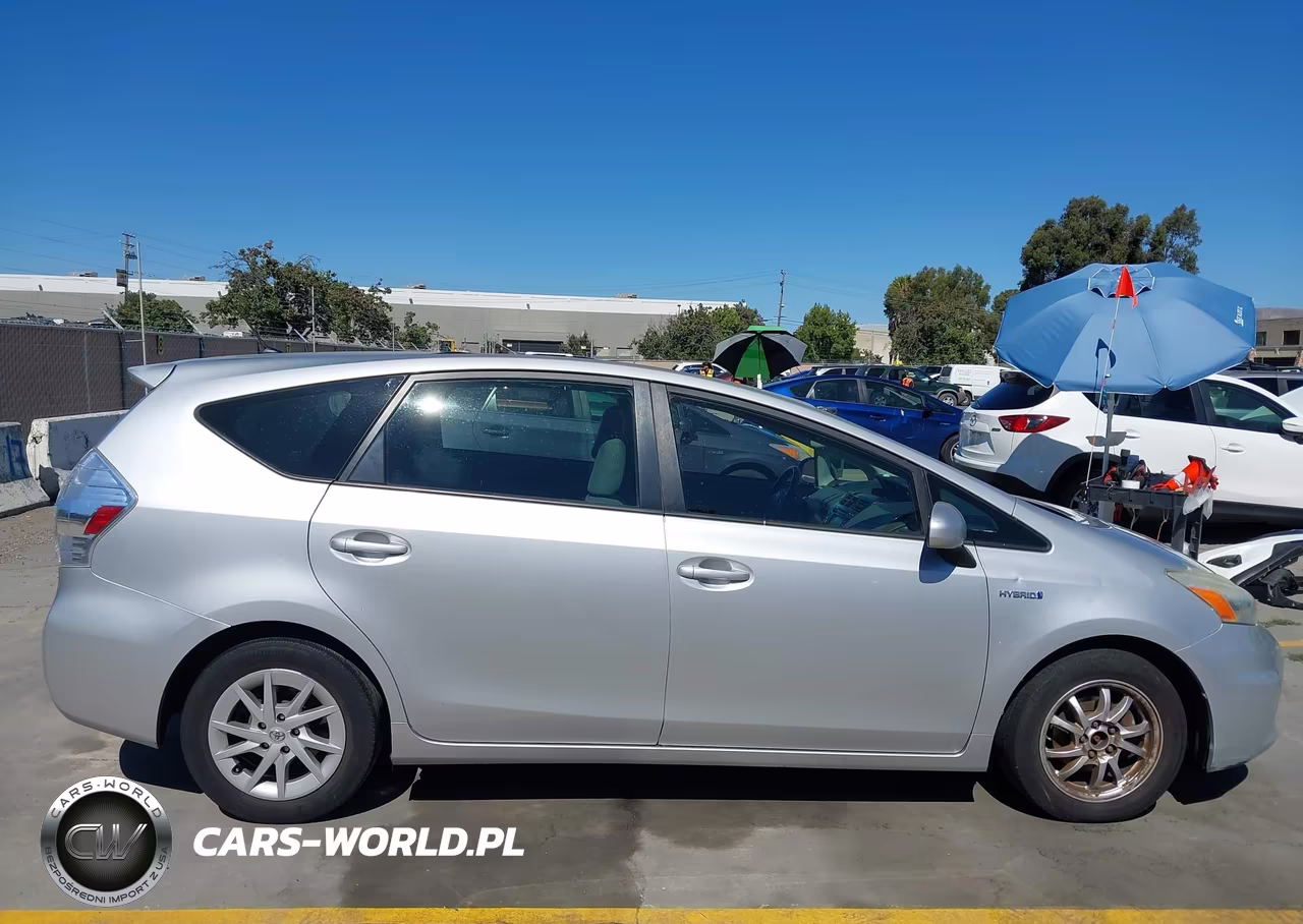 2014 Toyota Prius V Two VIN:JTDZN3EU8EJ008886 - 13