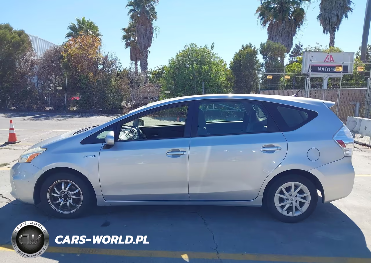2014 Toyota Prius V Two VIN:JTDZN3EU8EJ008886 - 14