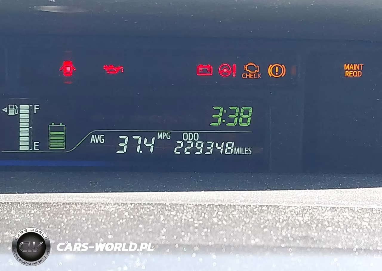 2014 Toyota Prius V Two VIN:JTDZN3EU8EJ008886 - 15