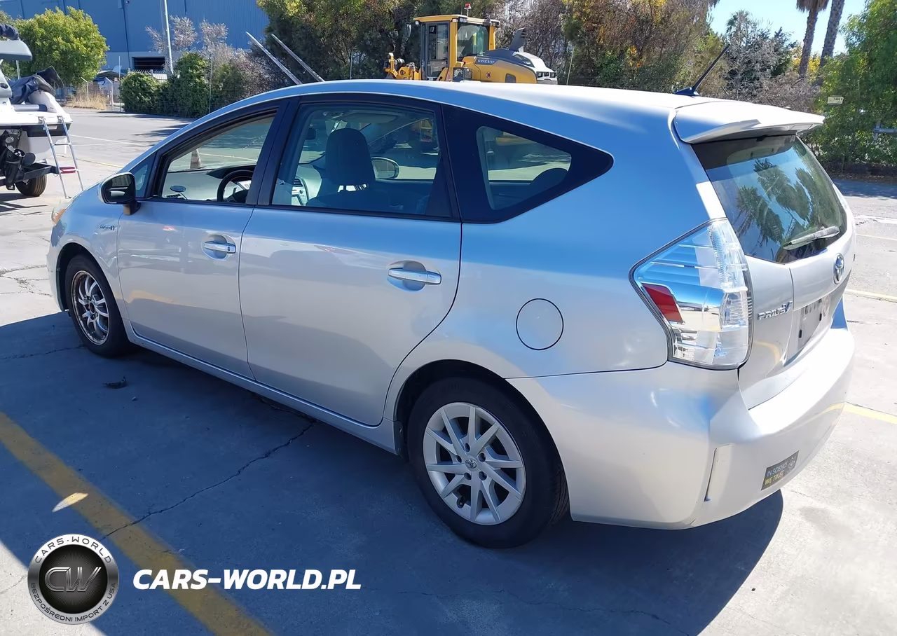 2014 Toyota Prius V Two VIN:JTDZN3EU8EJ008886 - 3