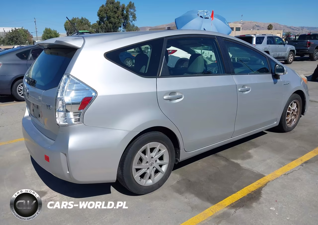 2014 Toyota Prius V Two VIN:JTDZN3EU8EJ008886 - 4