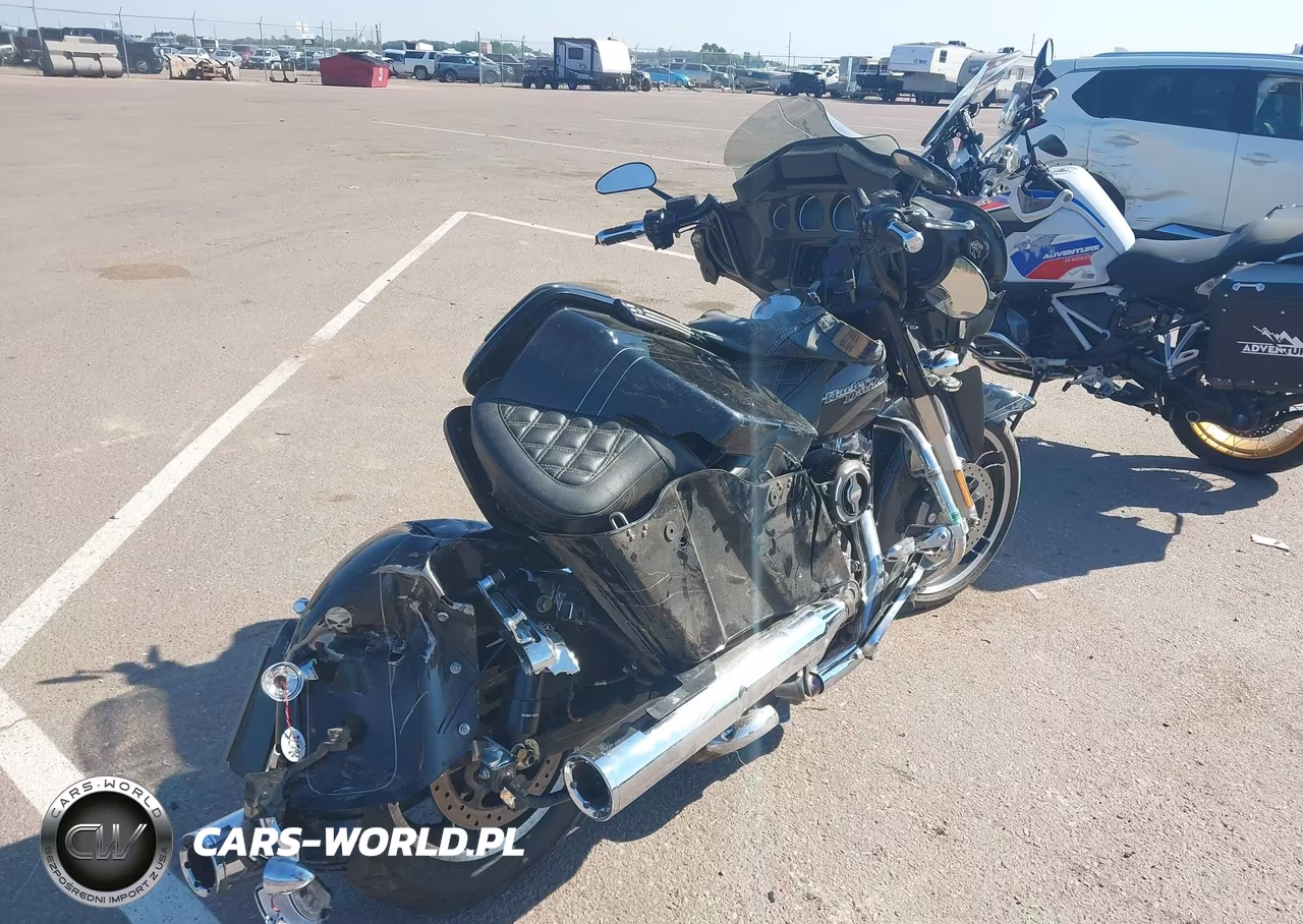 2016 Harley-Davidson Flhxs Street Glide Special VIN:1HD1KRM13GB651433 - 4