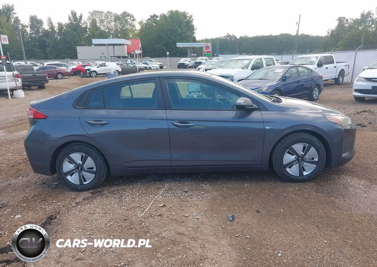 2018 Hyundai Ioniq Hybrid Blue VIN:KMHC65LC0JU077150 - 14