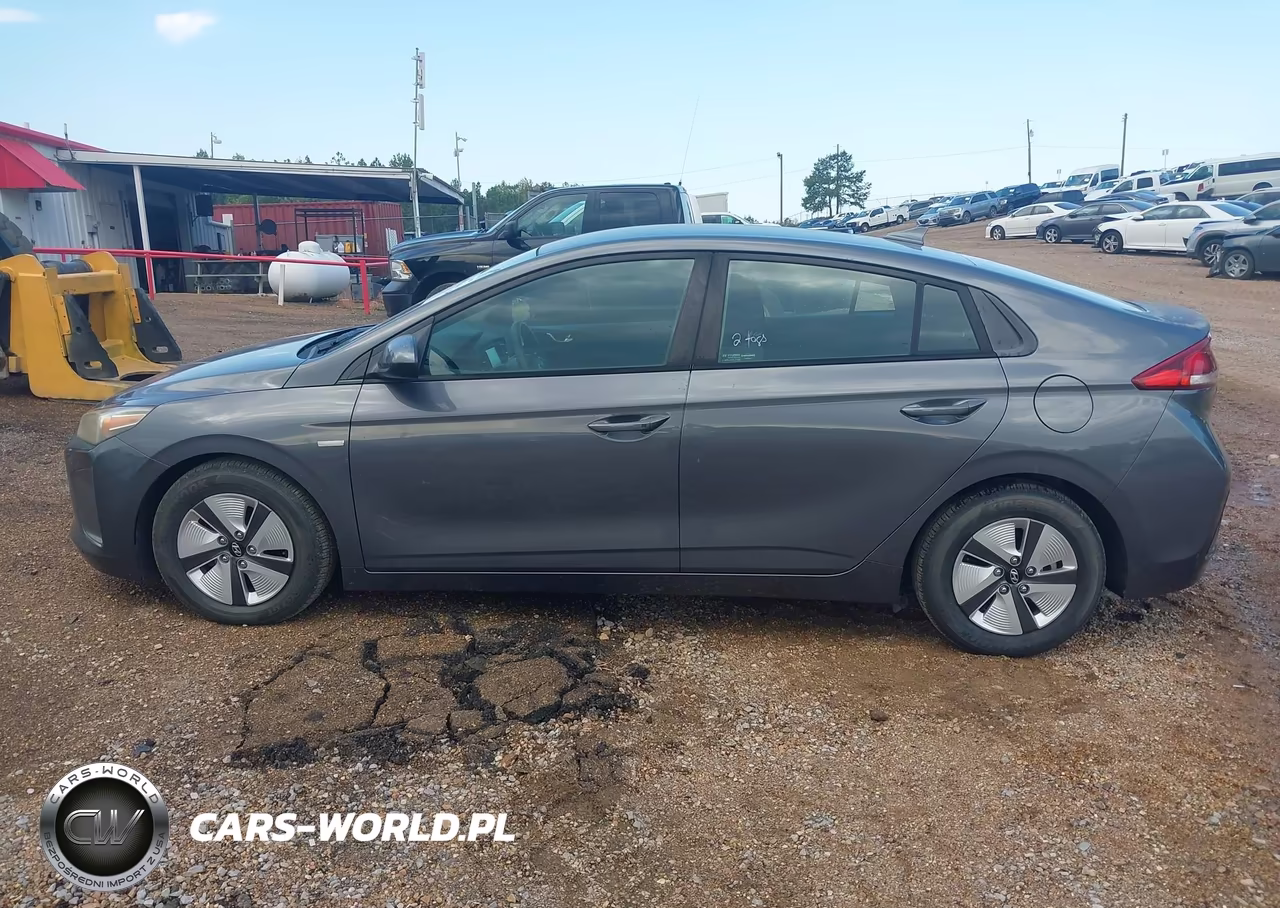 2018 Hyundai Ioniq Hybrid Blue VIN:KMHC65LC0JU077150 - 15