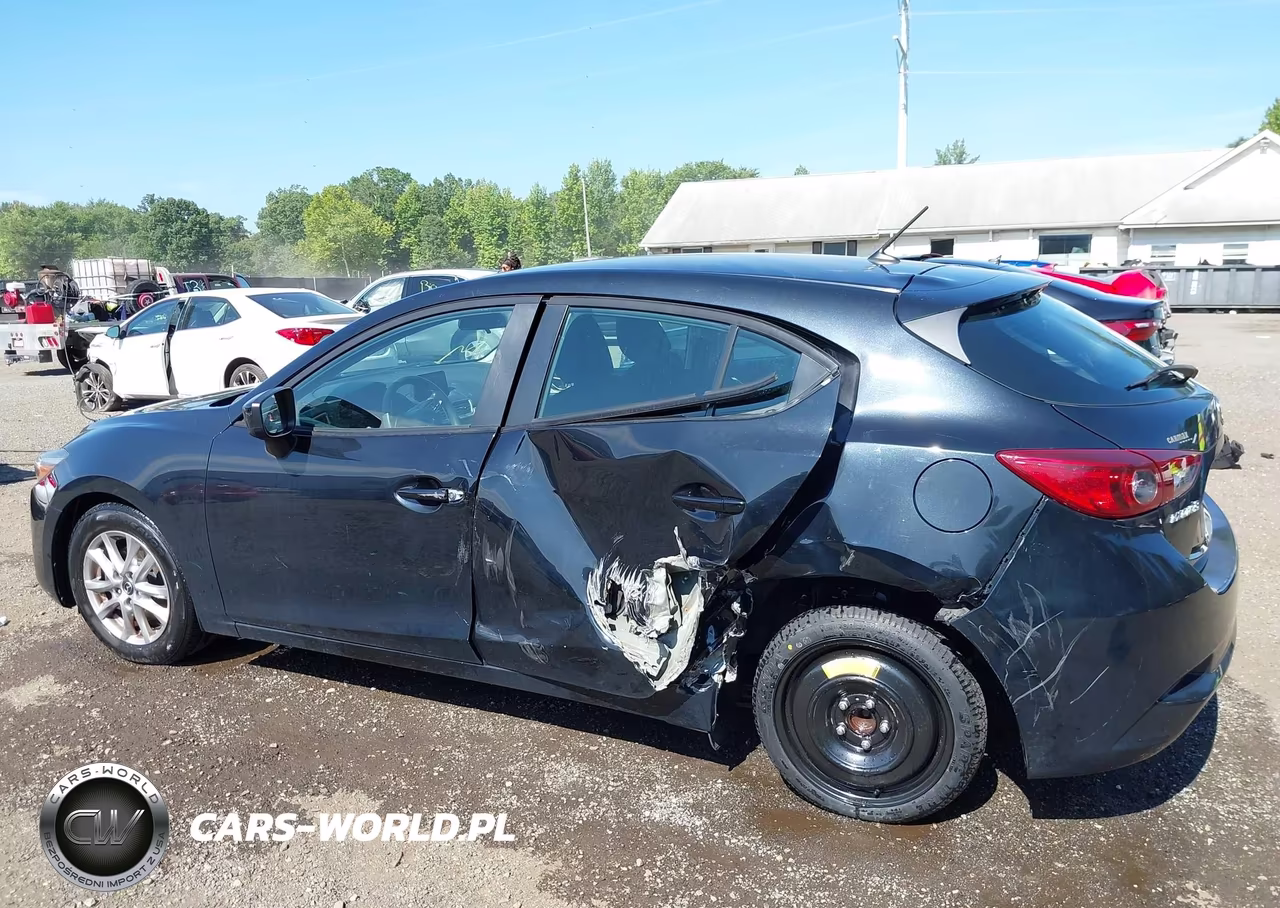 2018 Mazda Mazda3 Sport VIN:3MZBN1K77JM197058 - 14