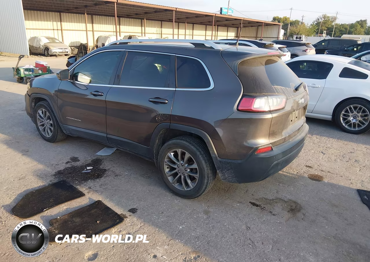 2019 Jeep Cherokee Latitude Plus Fwd VIN:1C4PJLLB3KD405369 - 3