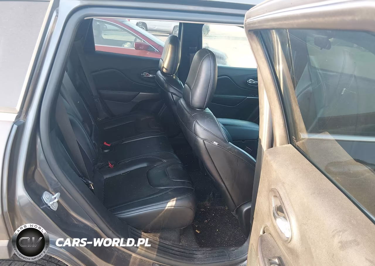 2019 Jeep Cherokee Latitude Plus Fwd VIN:1C4PJLLB3KD405369 - 8