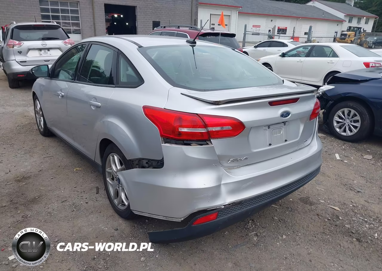 2015 Ford Focus Se VIN:1FADP3F26FL251710 - 6