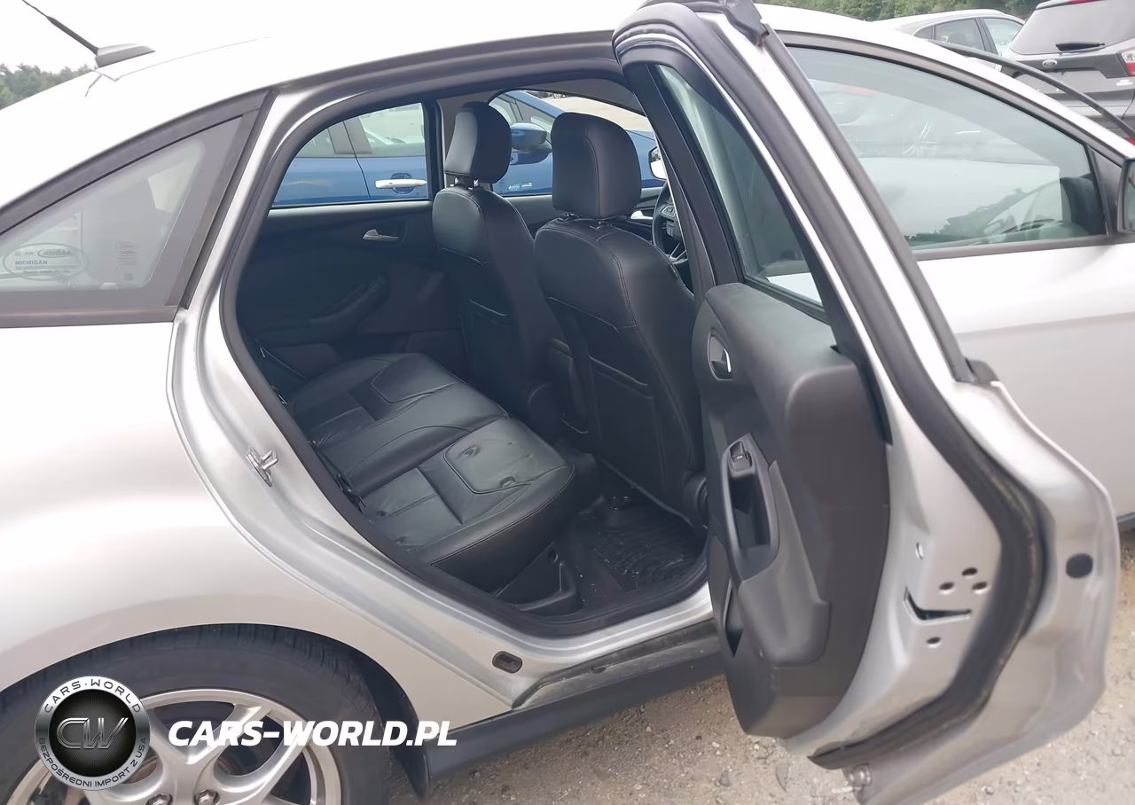 2015 Ford Focus Se VIN:1FADP3F26FL251710 - 8