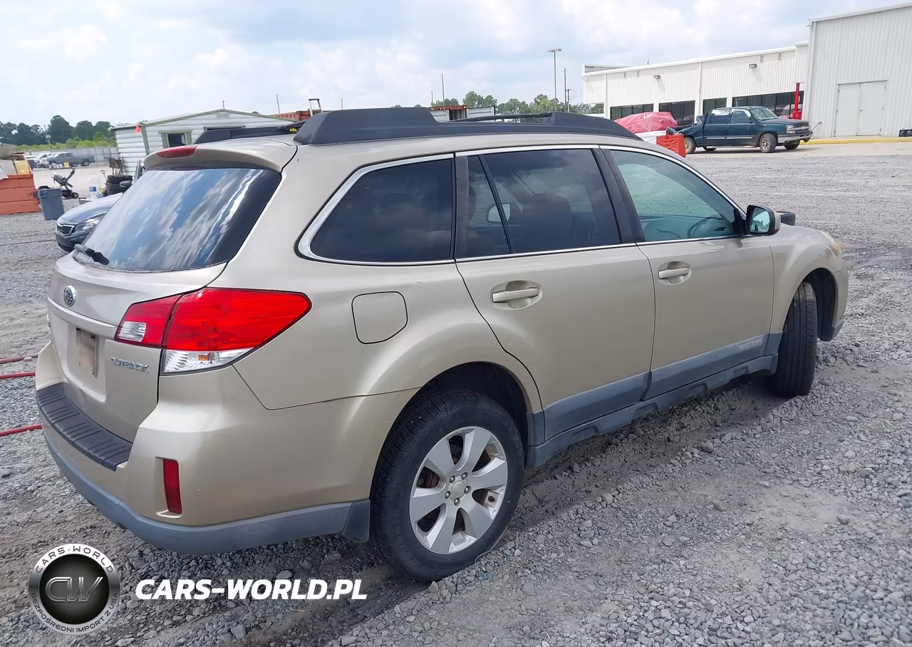 2010 Subaru Outback 2.5I Premium VIN:4S4BRCEC0A3318070 - 4