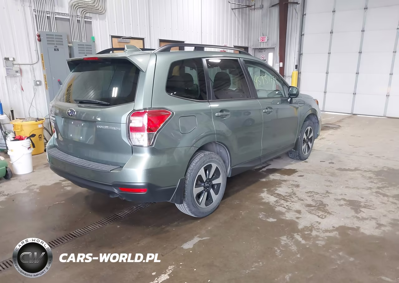 2018 Subaru Forester 2.5I Premium VIN:JF2SJAGC8JH581750 - 4