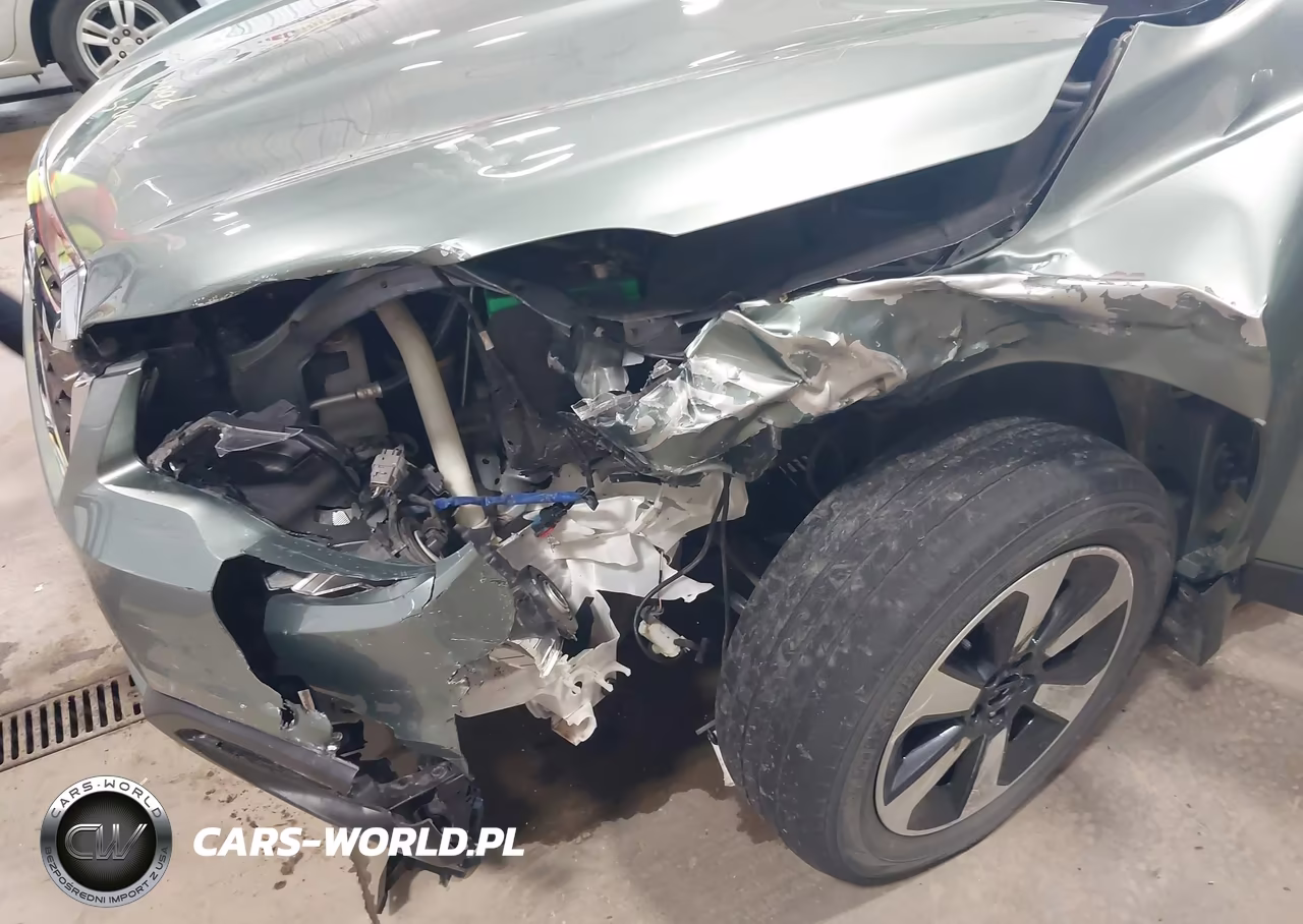 2018 Subaru Forester 2.5I Premium VIN:JF2SJAGC8JH581750 - 6