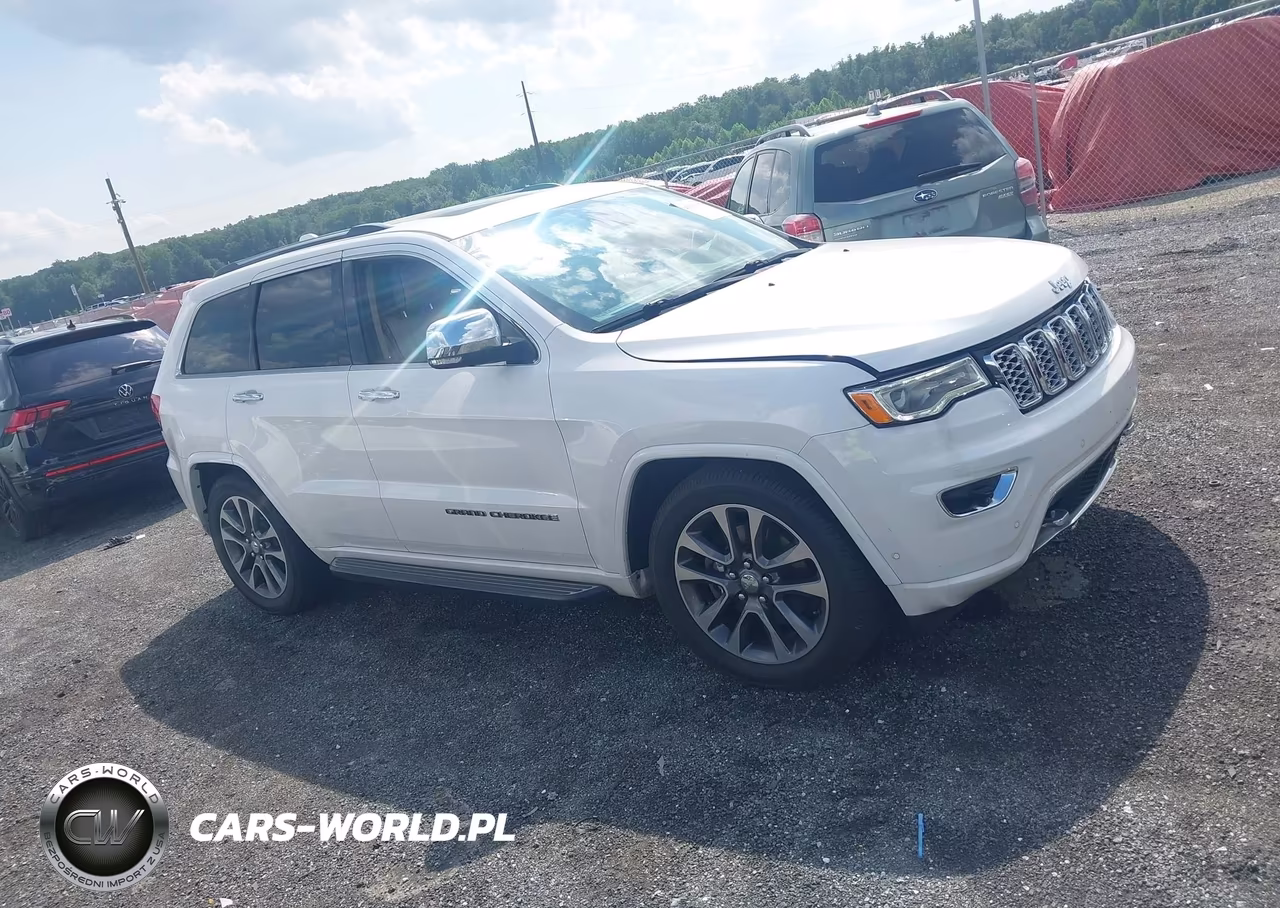 2018 Jeep Grand Cherokee Overland 4X4 VIN:1C4RJFCMXJC395990 - 13