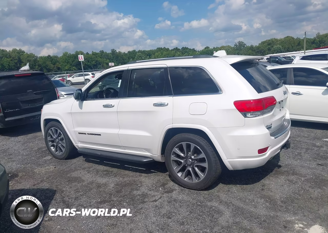 2018 Jeep Grand Cherokee Overland 4X4 VIN:1C4RJFCMXJC395990 - 14