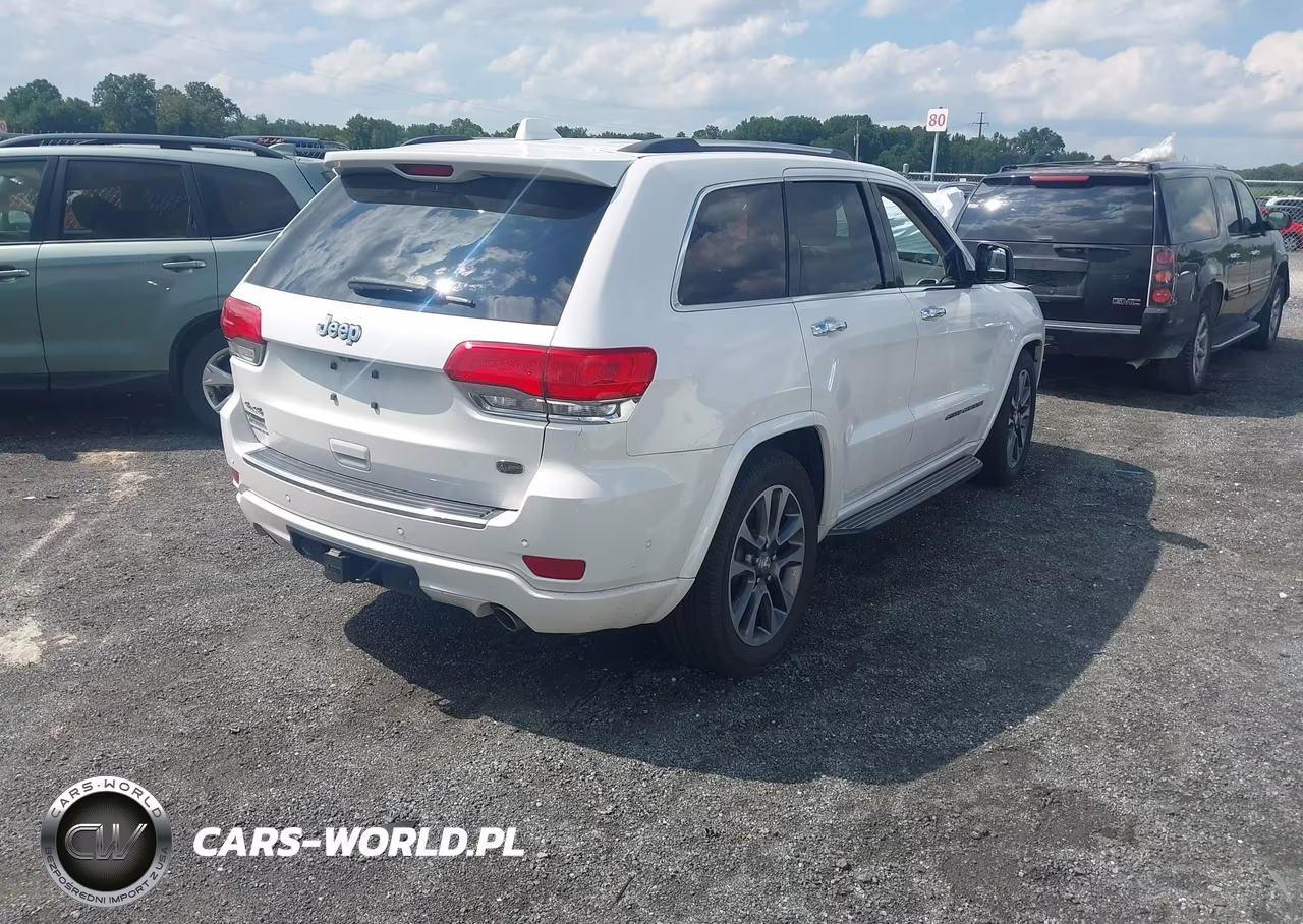 2018 Jeep Grand Cherokee Overland 4X4 VIN:1C4RJFCMXJC395990 - 4