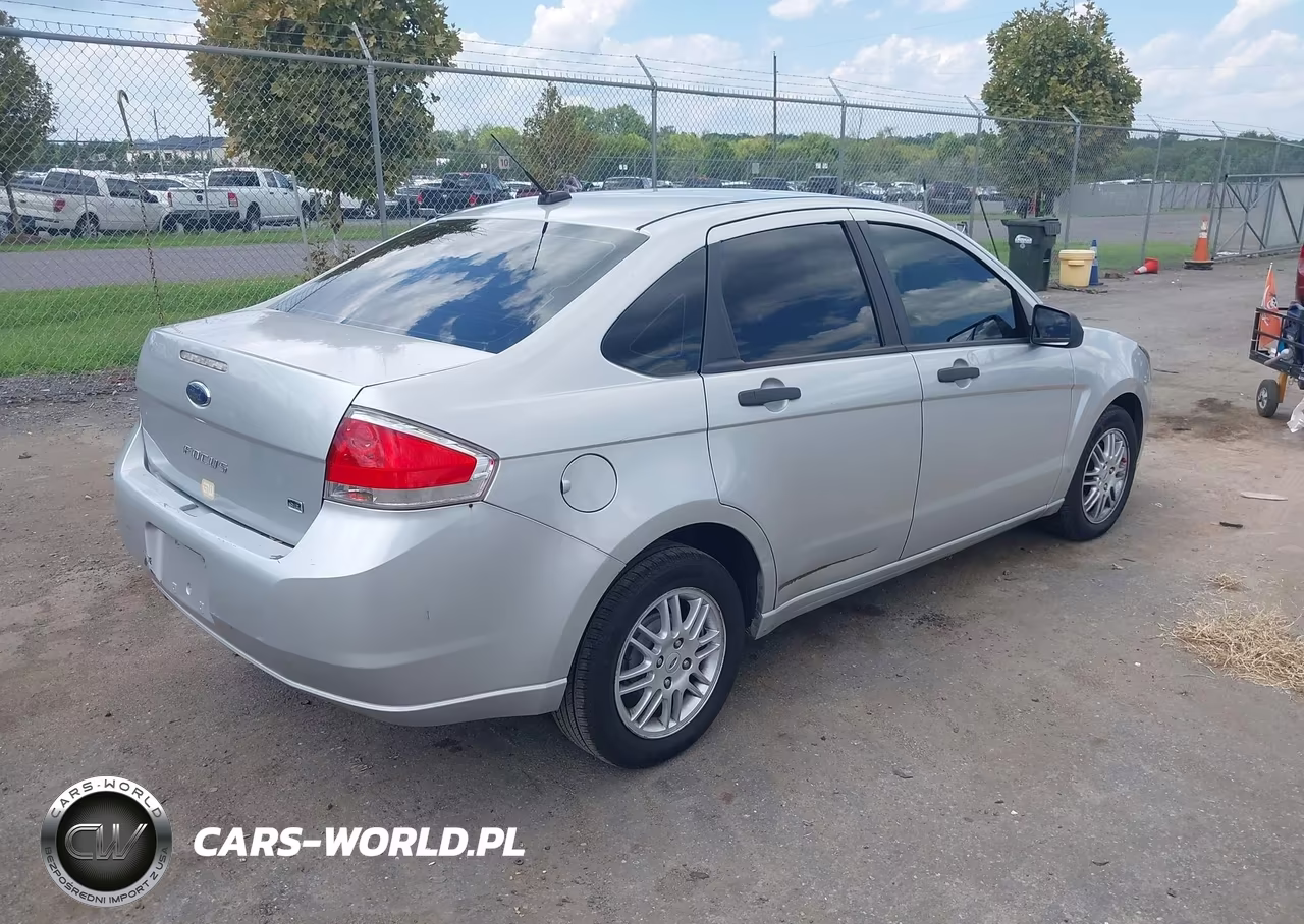 2011 Ford Focus Se VIN:1FAHP3FN7BW193983 - 4