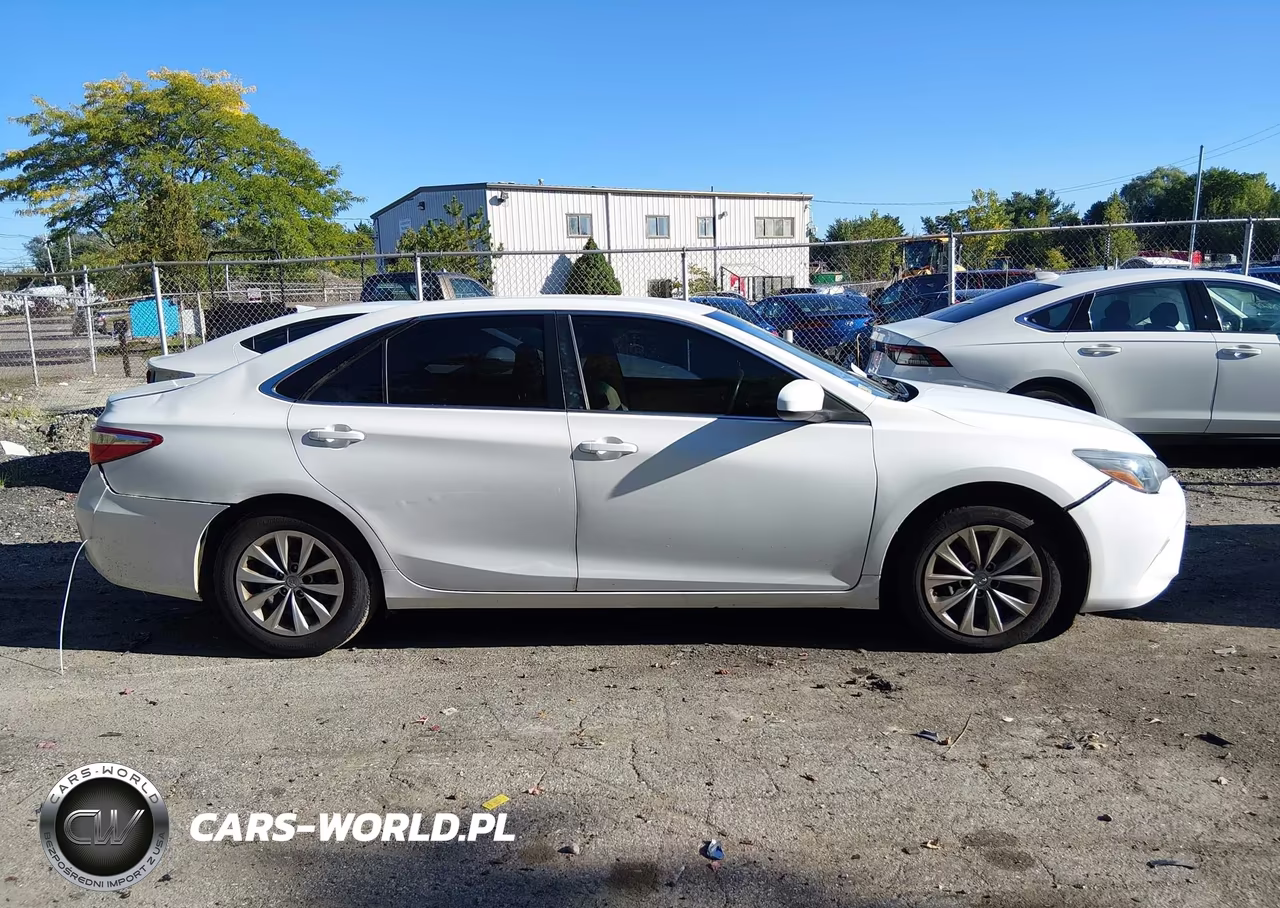 2015 Toyota Camry Le VIN:4T4BF1FK6FR506117 - 14