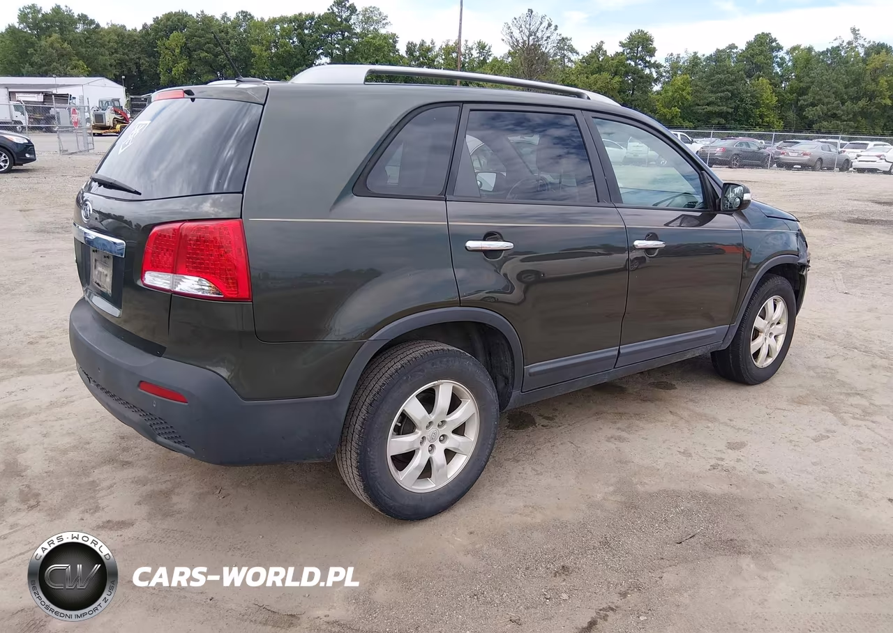 2011 Kia Sorento Lx VIN:5XYKT3A1XBG112522 - 4