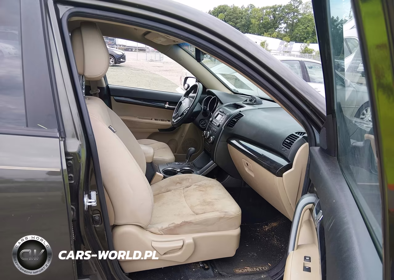 2011 Kia Sorento Lx VIN:5XYKT3A1XBG112522 - 5