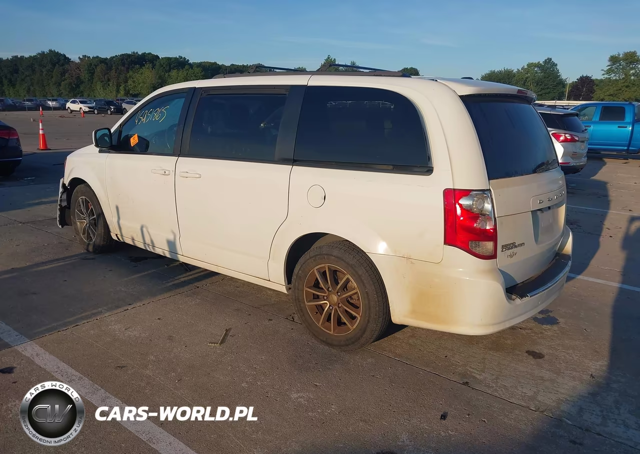 2018 Dodge Grand Caravan Gt VIN:2C4RDGEG9JR282740 - 3