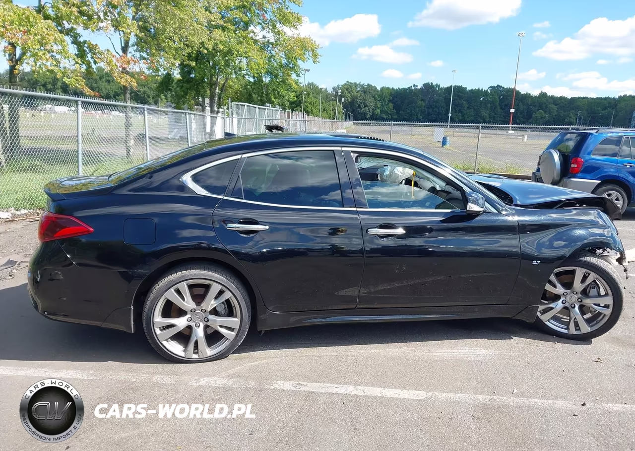 2015 Infiniti Q70 3.7X VIN:JN1BY1AR7FM561742 - 13