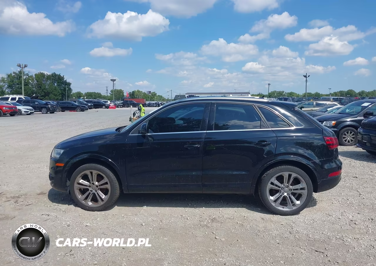2015 Audi Q3 2.0T Premium Plus VIN:WA1GFCFS3FR004114 - 14