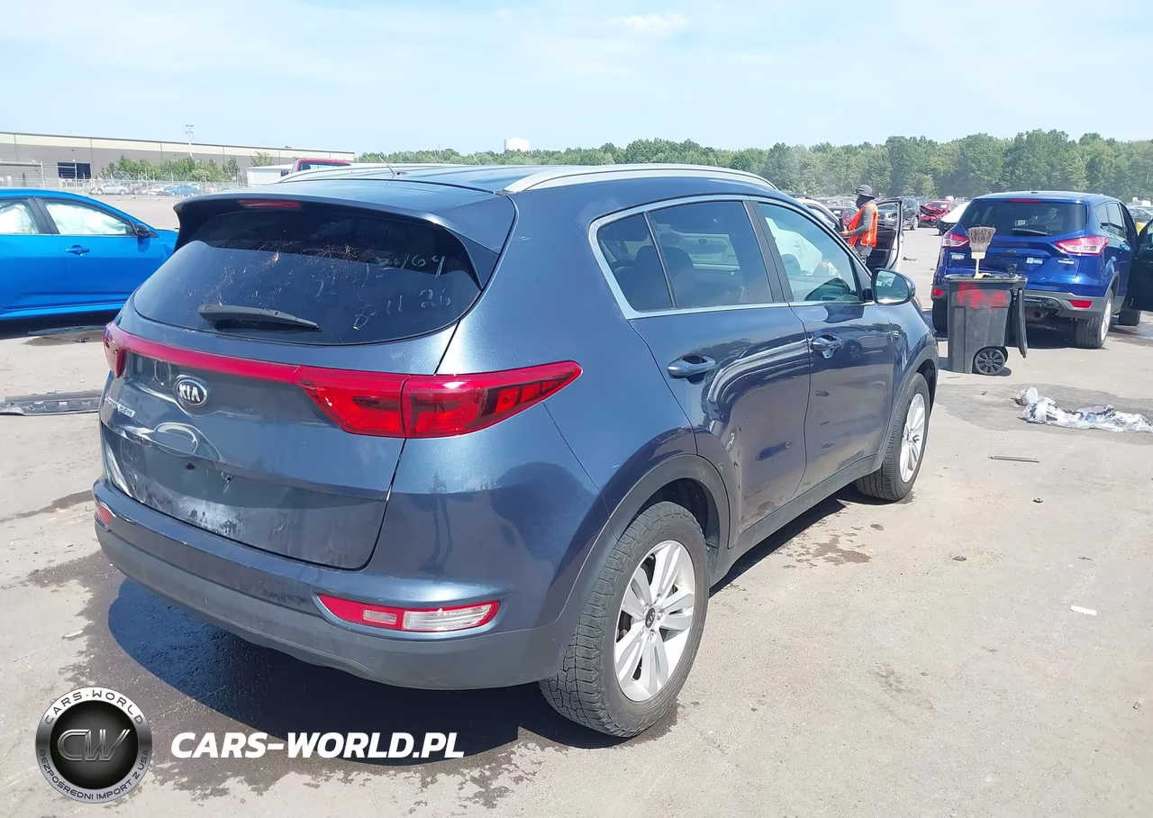 2018 Kia Sportage Lx VIN:KNDPM3ACXJ7402310 - 4