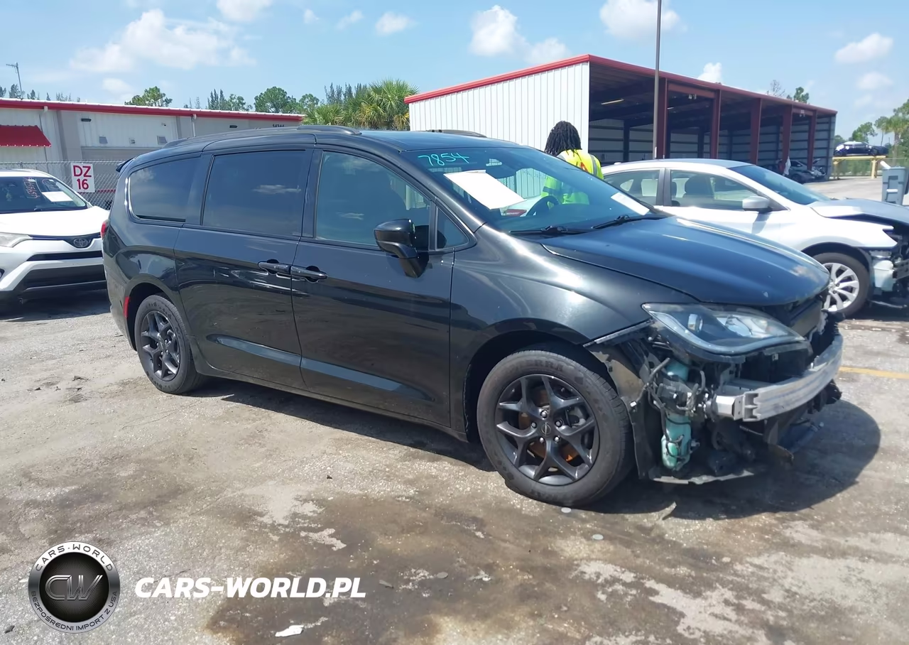 2020 Chrysler Pacifica Touring L – zdjęcie 1 z 17