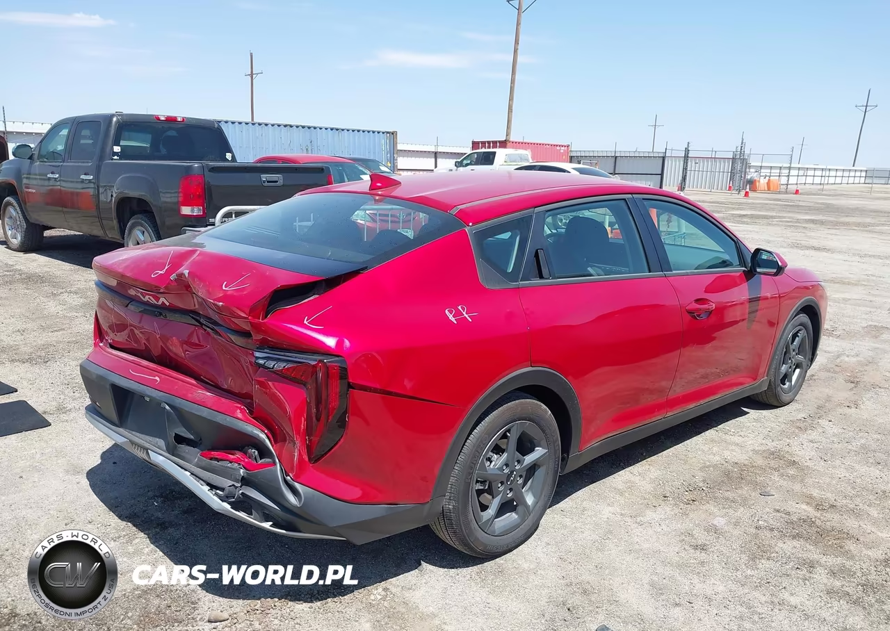 2025 Kia K4 Lxs VIN:3KPFT4DE8SE237134 - 4