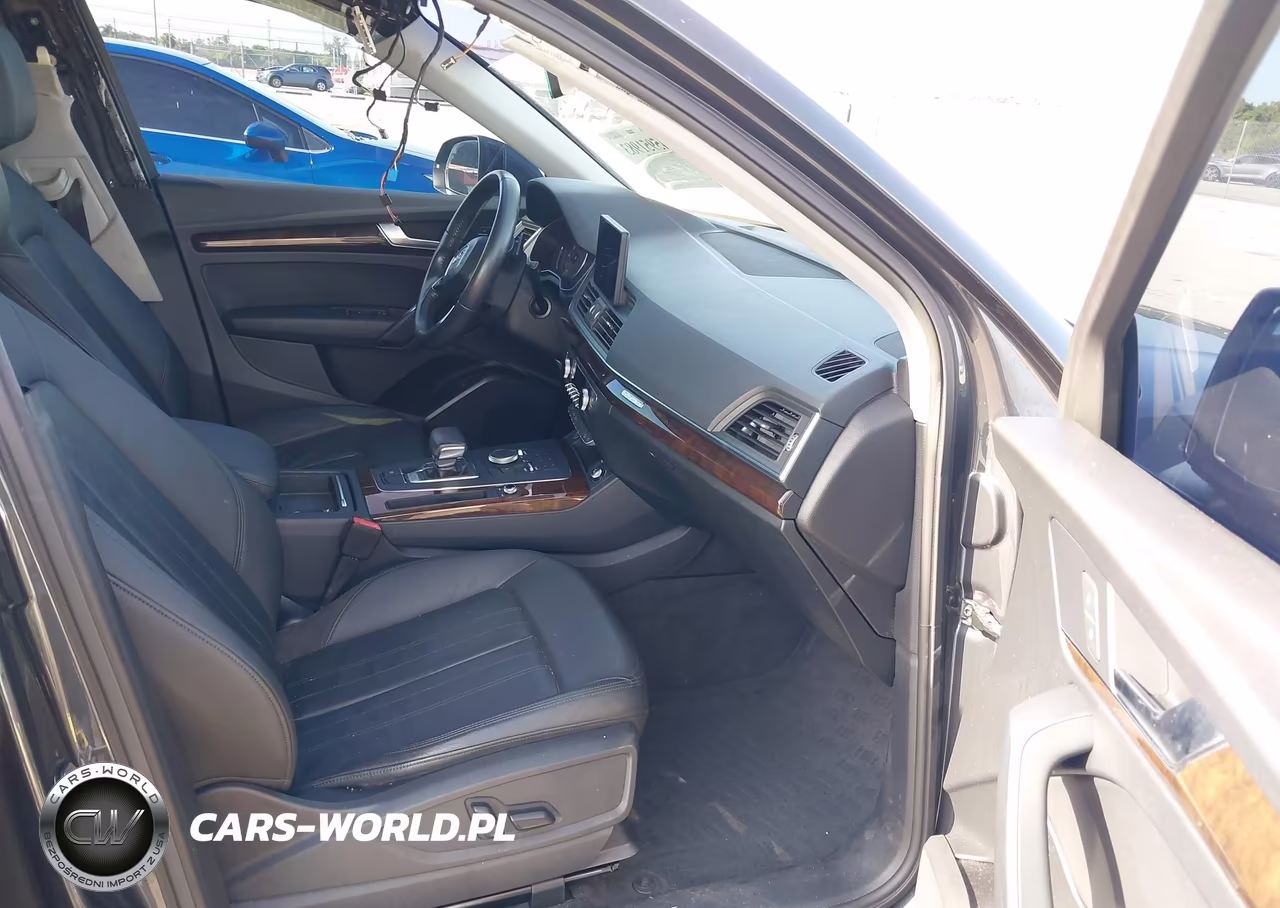 2019 Audi Q5 45 Premium VIN:WA1ANAFY4K2018365 - 5