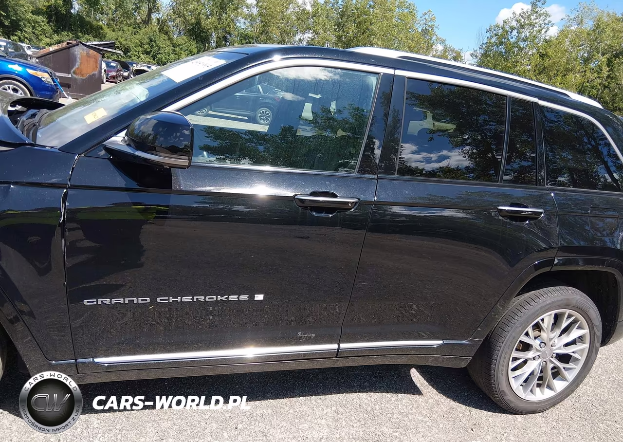 2023 Jeep Grand Cherokee Summit 4X4 VIN:1C4RJHEG7PC552435 - 13