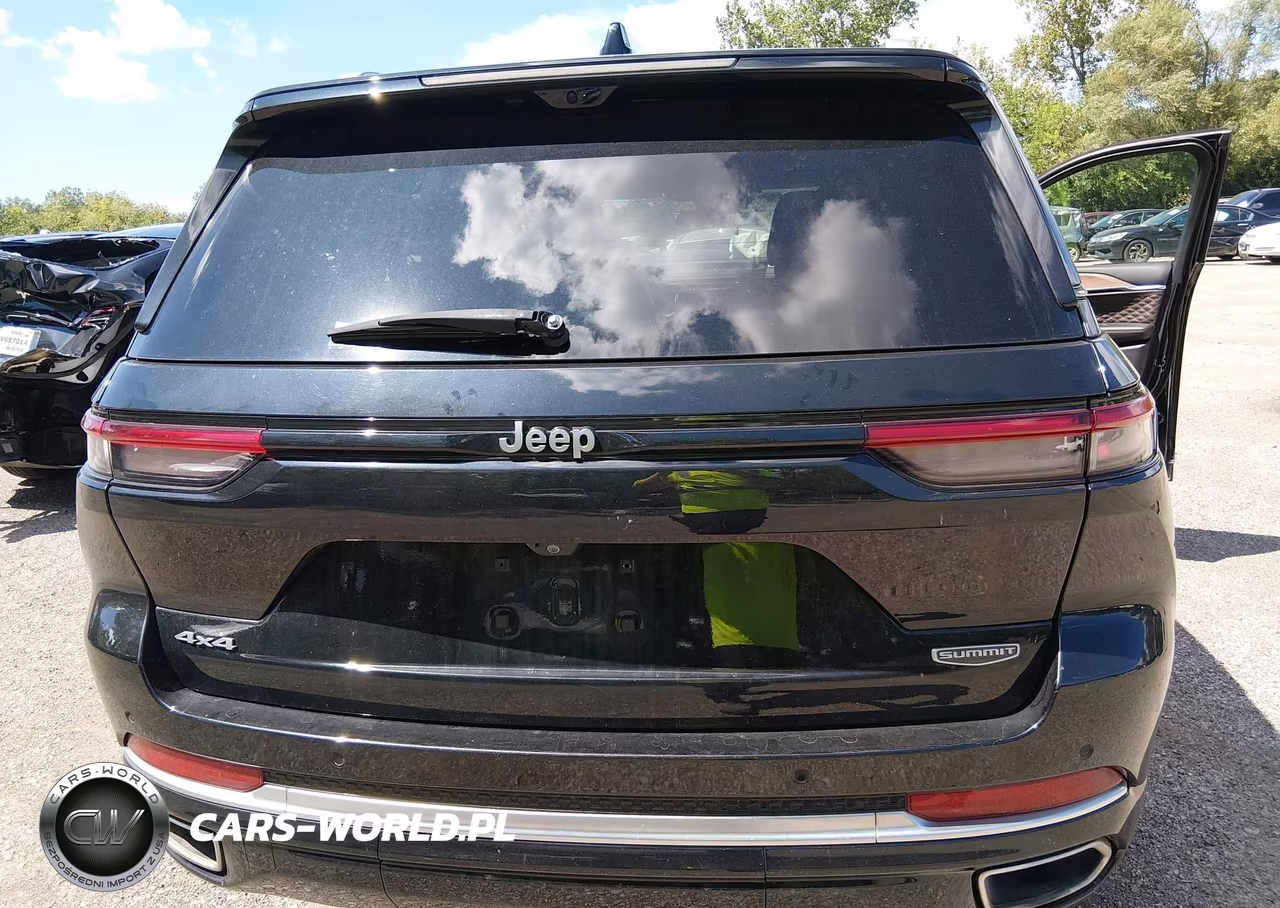 2023 Jeep Grand Cherokee Summit 4X4 VIN:1C4RJHEG7PC552435 - 15
