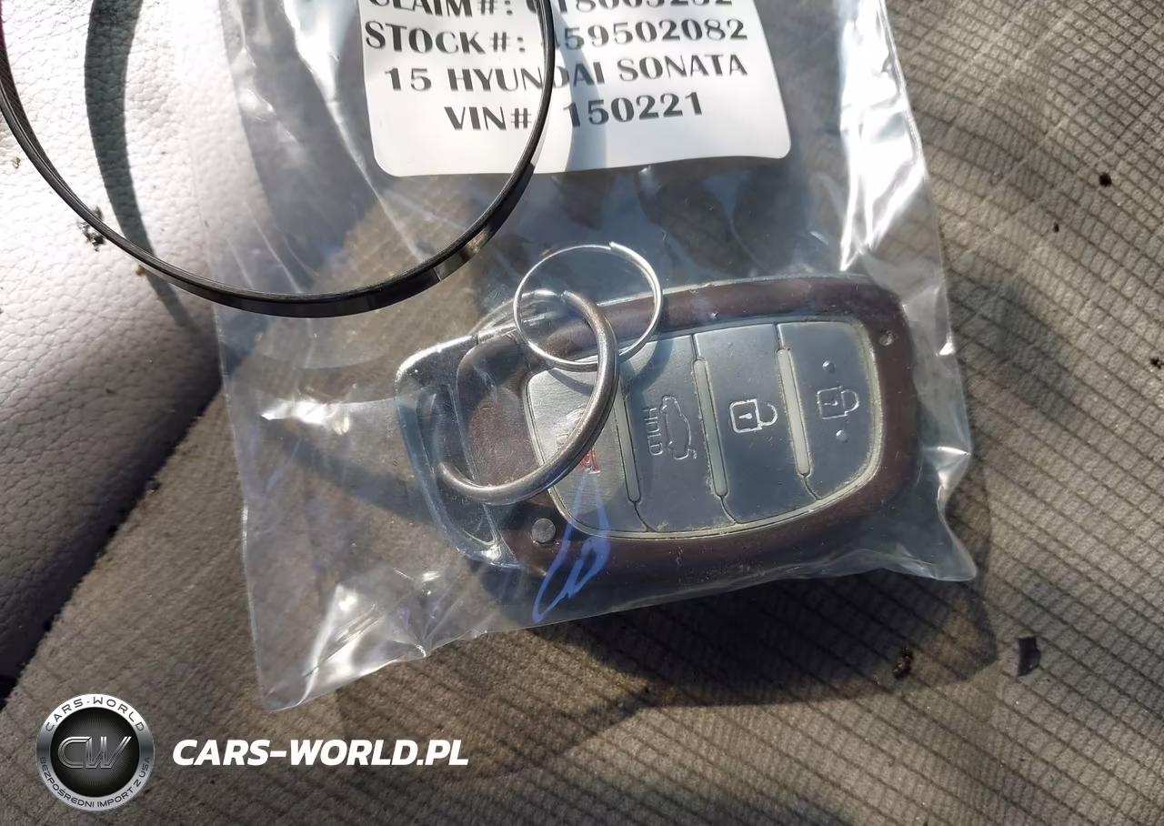 2015 Hyundai Sonata Sport VIN:5NPE34AF3FH150221 - 11