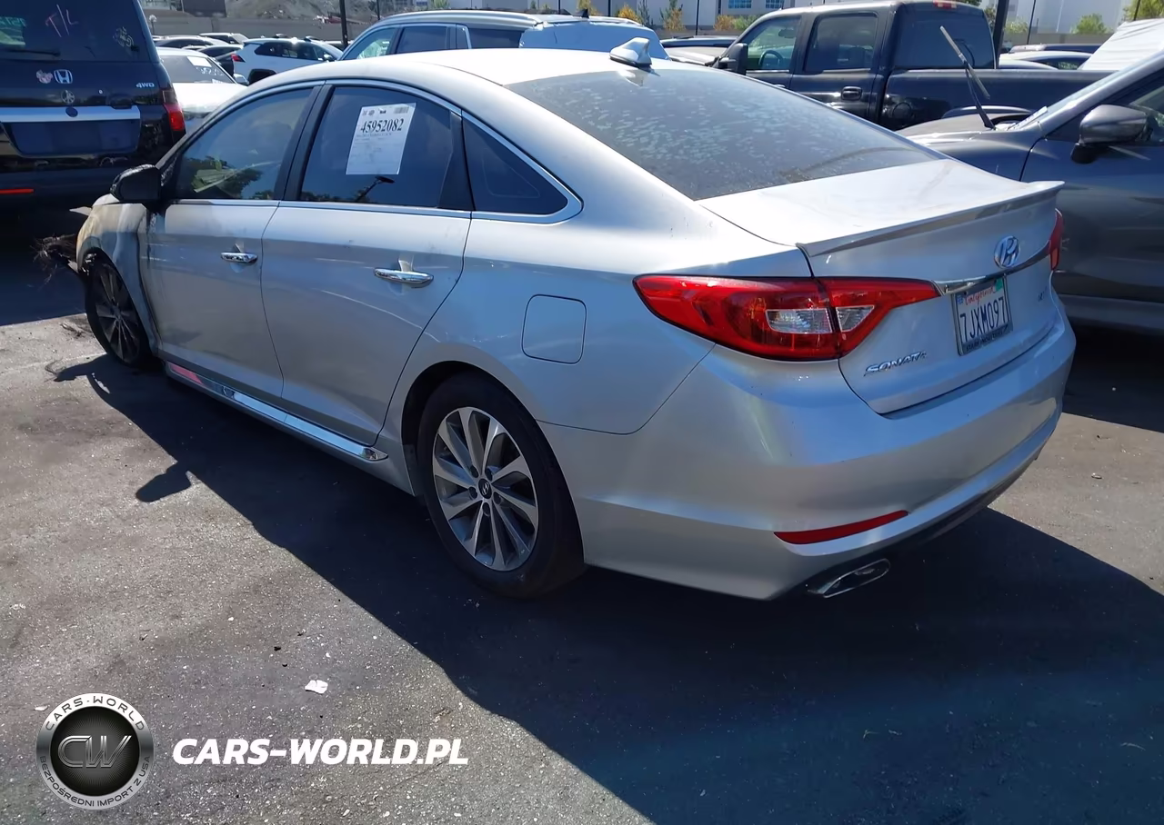 2015 Hyundai Sonata Sport VIN:5NPE34AF3FH150221 - 3