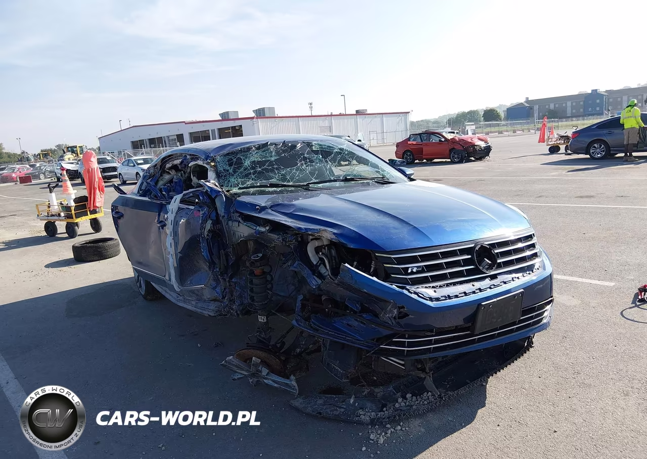 2017 Volkswagen Passat 1.8T R-Line VIN:1VWDT7A37HC048449 - 6