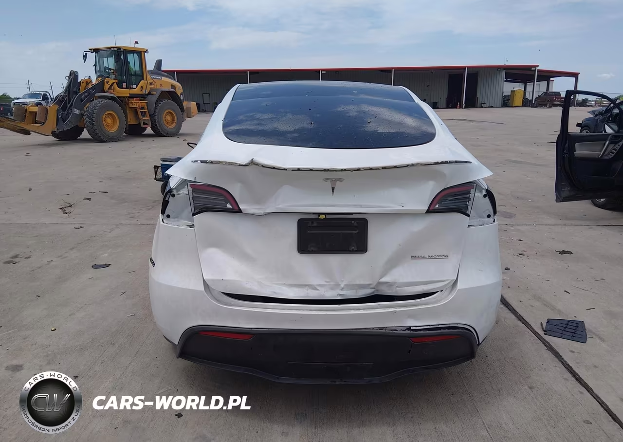 2024 Tesla Model Y Performance Dual Motor All-Wheel Drive VIN:7SAYGDEF1RA269349 - 16